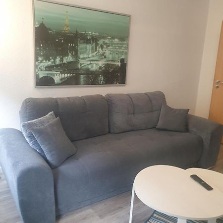 Kleine, Ruhige Wohnung In Gelsenkirchen Bagian luar foto