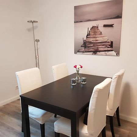 Kleine, Ruhige Wohnung In Gelsenkirchen Bagian luar foto